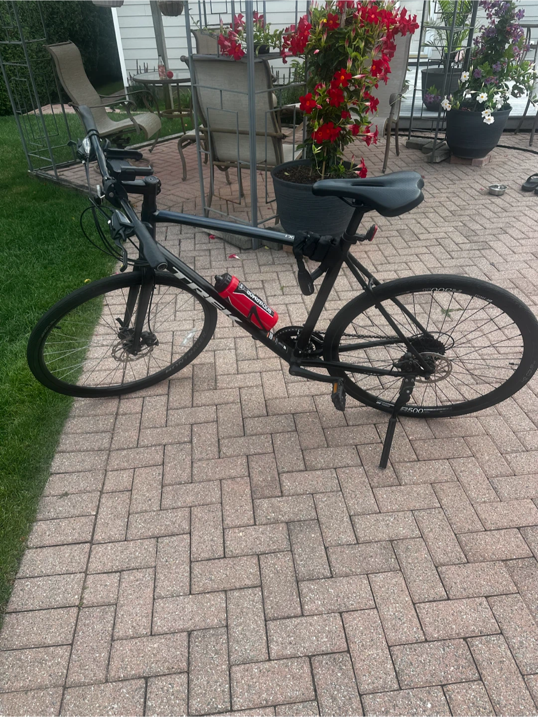 Trek FX 3 Disc Hybrid Bike - photo 2