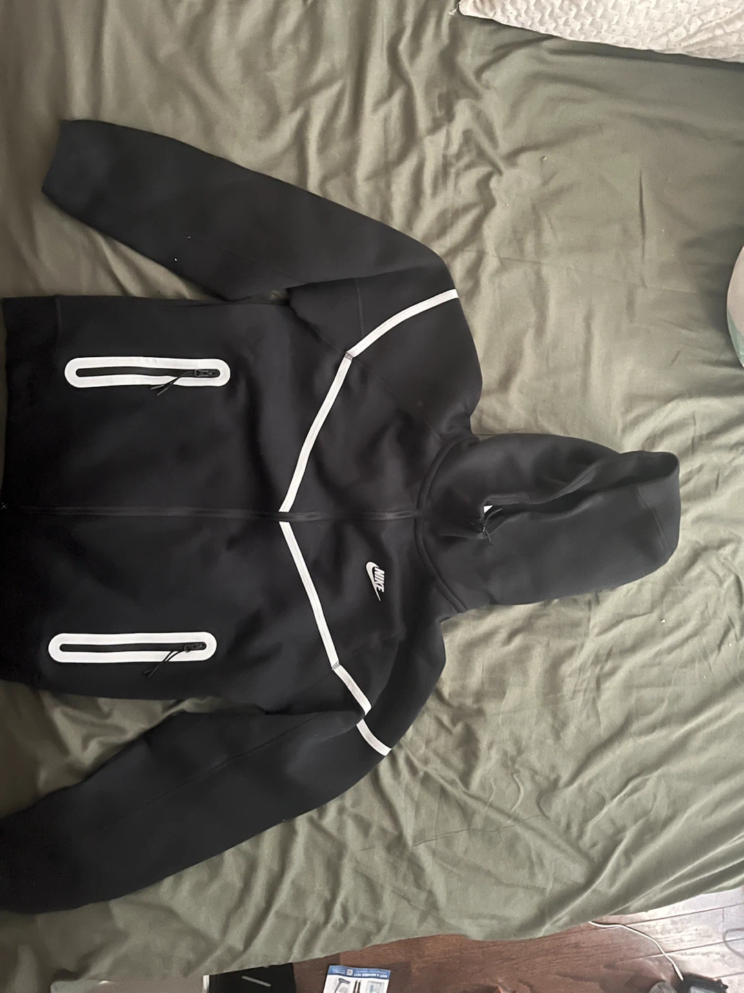 Nike Tech Fleece Reflective Tracksuit – Black – Like New - photo 2