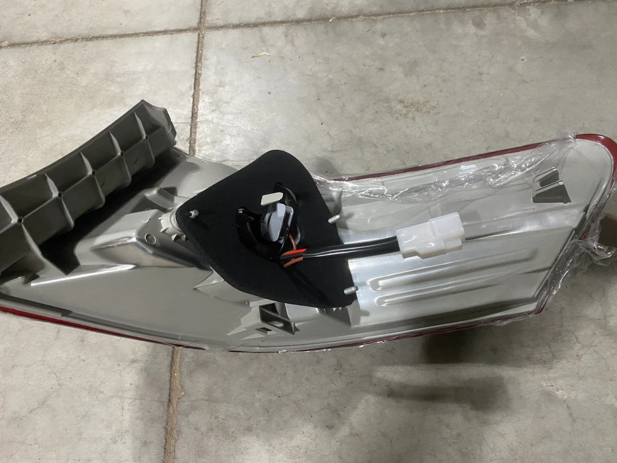 Camry tail light - photo 4