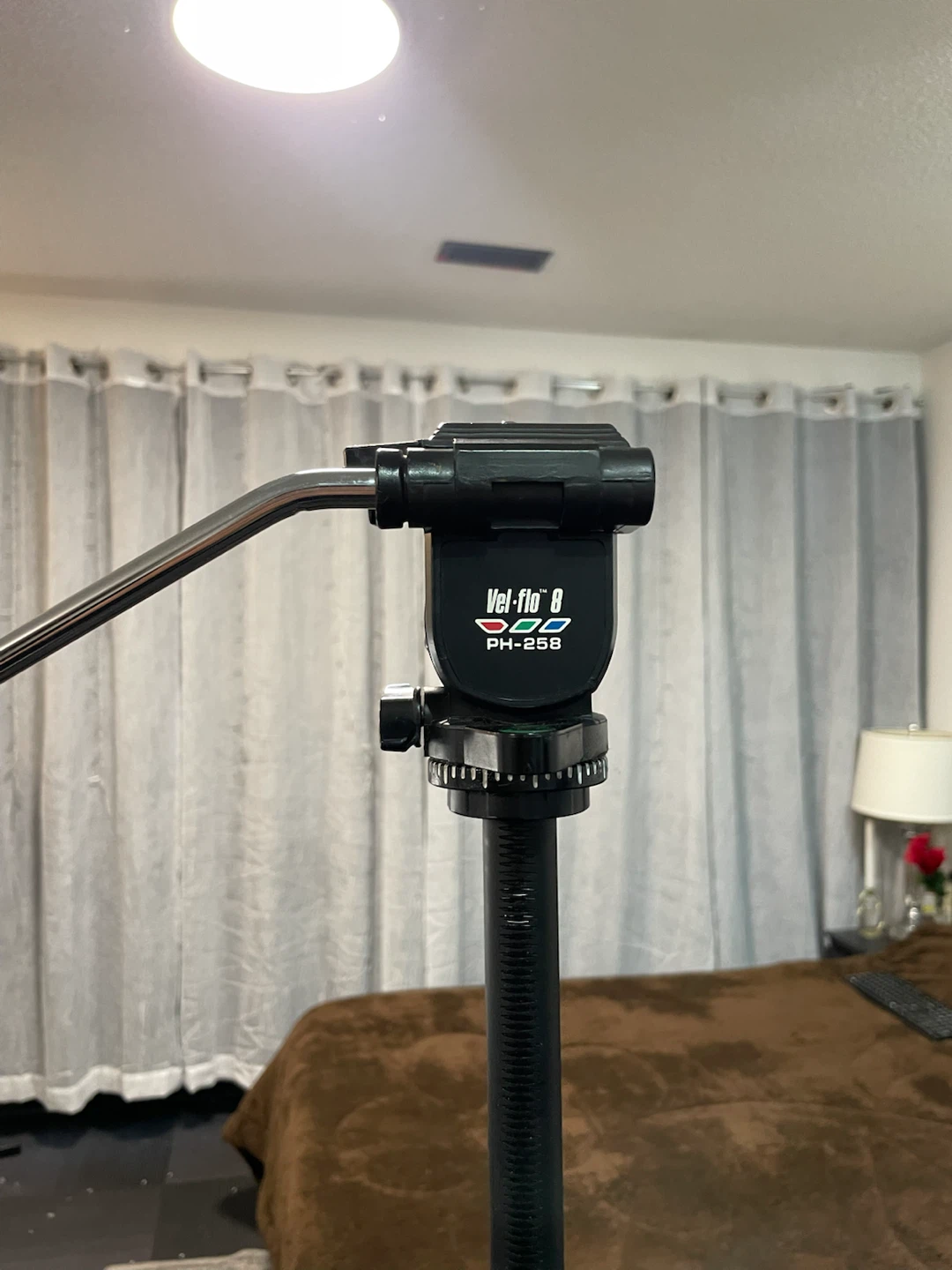 Velbon Victory 480 Tripod with PH-258 Fluid Head - photo 5