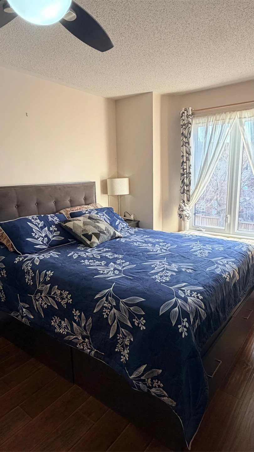 Queen size Bed - photo 3