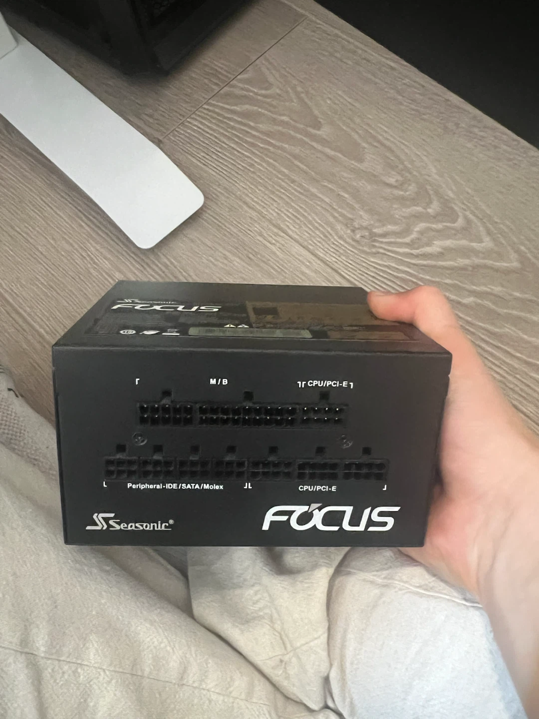 Seasonic FOCUS GX-650 Fully Modular Power Supply - photo 2