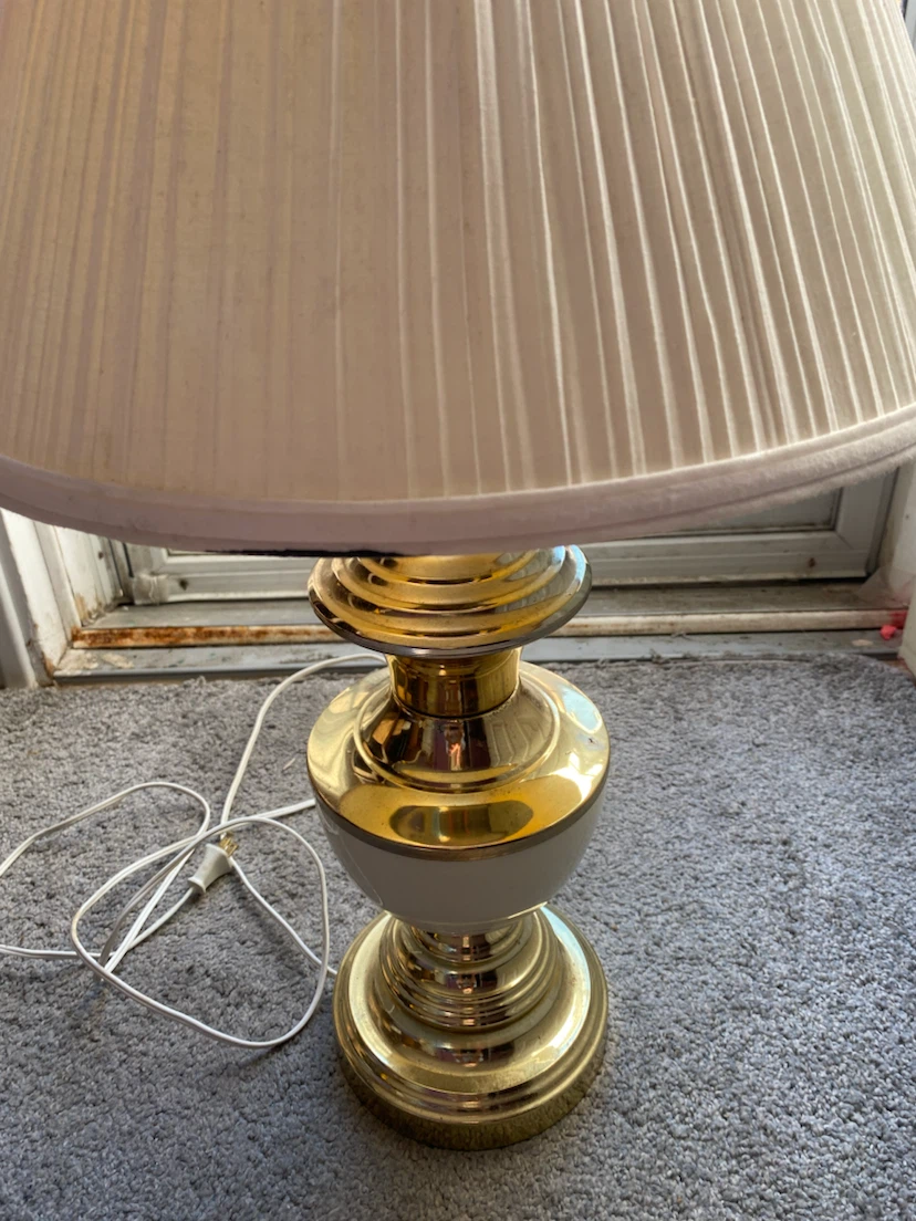 Cream Pleated Lamp Shade with Gold Base - photo 2