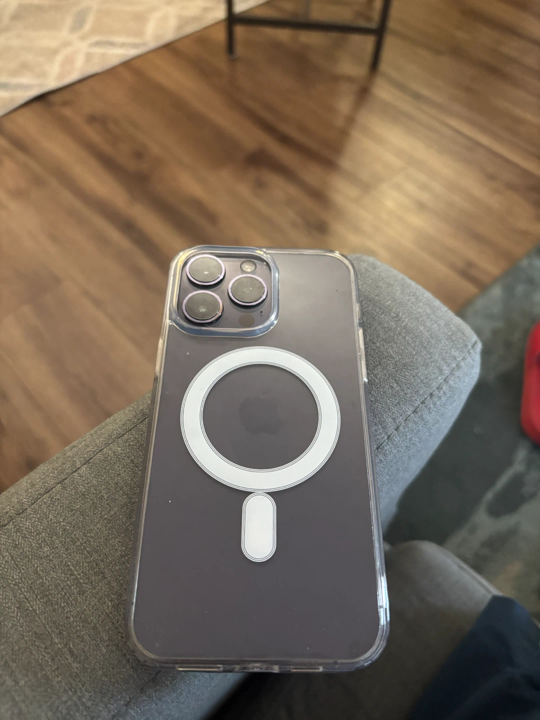 iPhone 14 Pro Max - photo 2