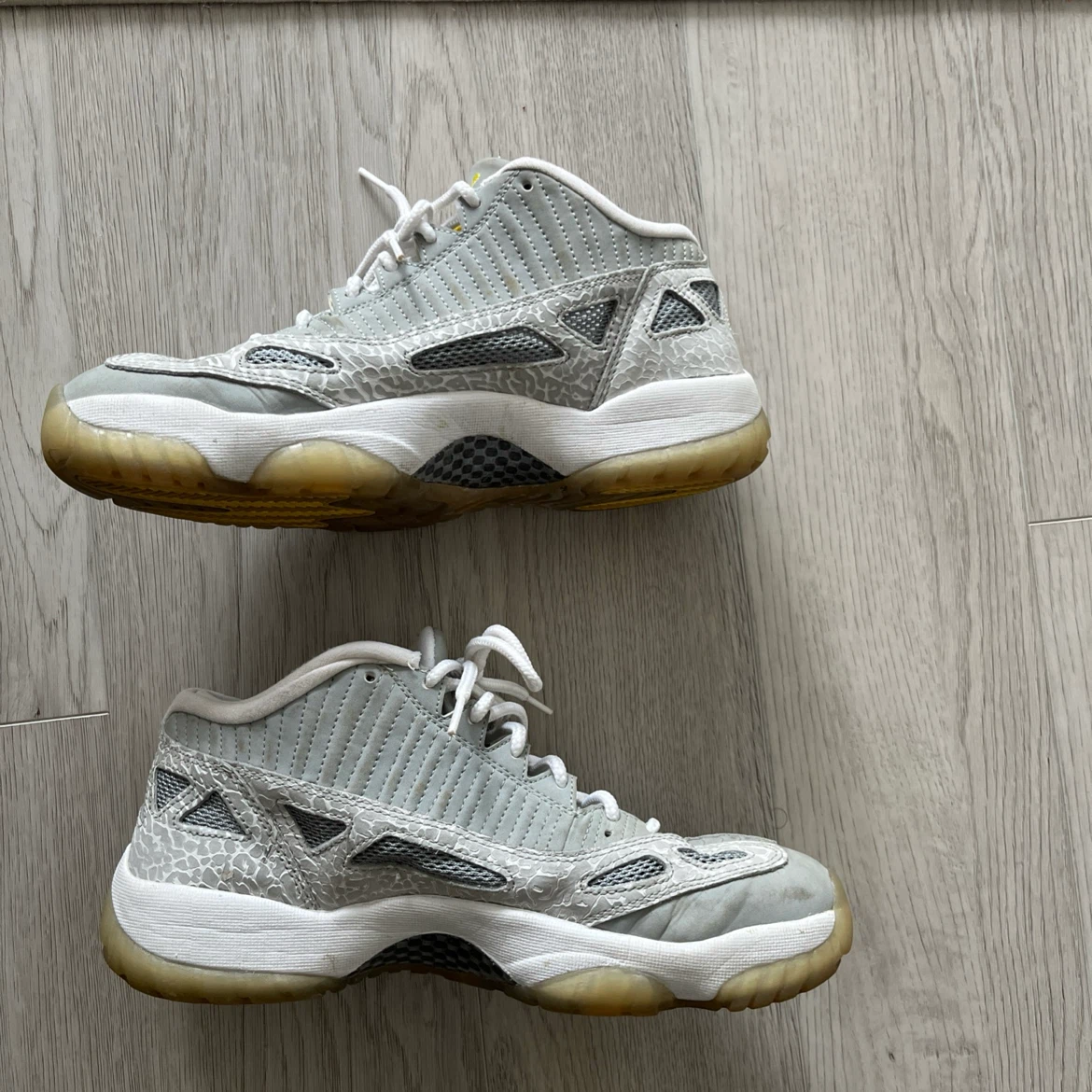 Jordan 11 Retro Low IE "Silver Zest" US Men's 9.5 - photo 2