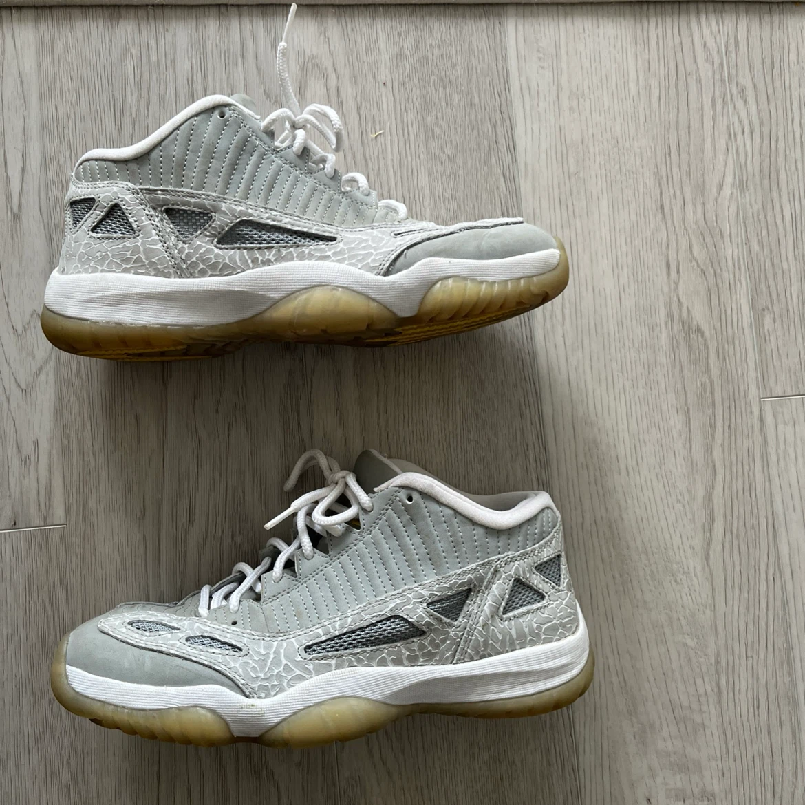 Jordan 11 Retro Low IE "Silver Zest" US Men's 9.5 - photo 3
