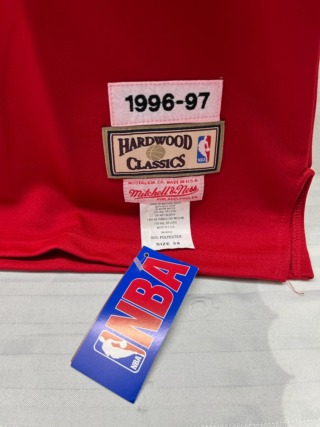 Mitchell & Ness Philadelphia 76ers Iverson #3 Jersey - photo 3
