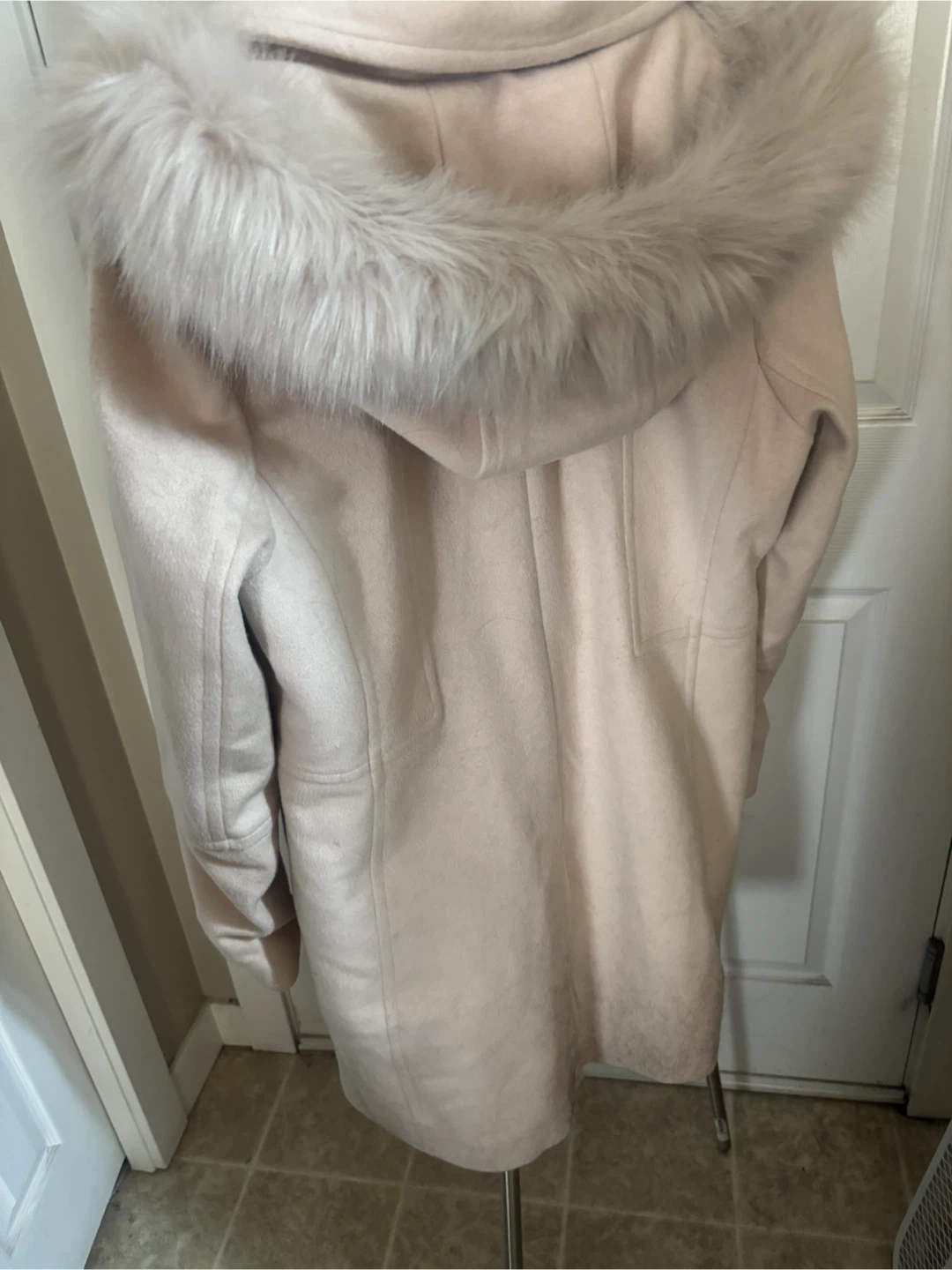 London Fog Cream Faux Suede Coat with Fur Hood L/G - photo 3