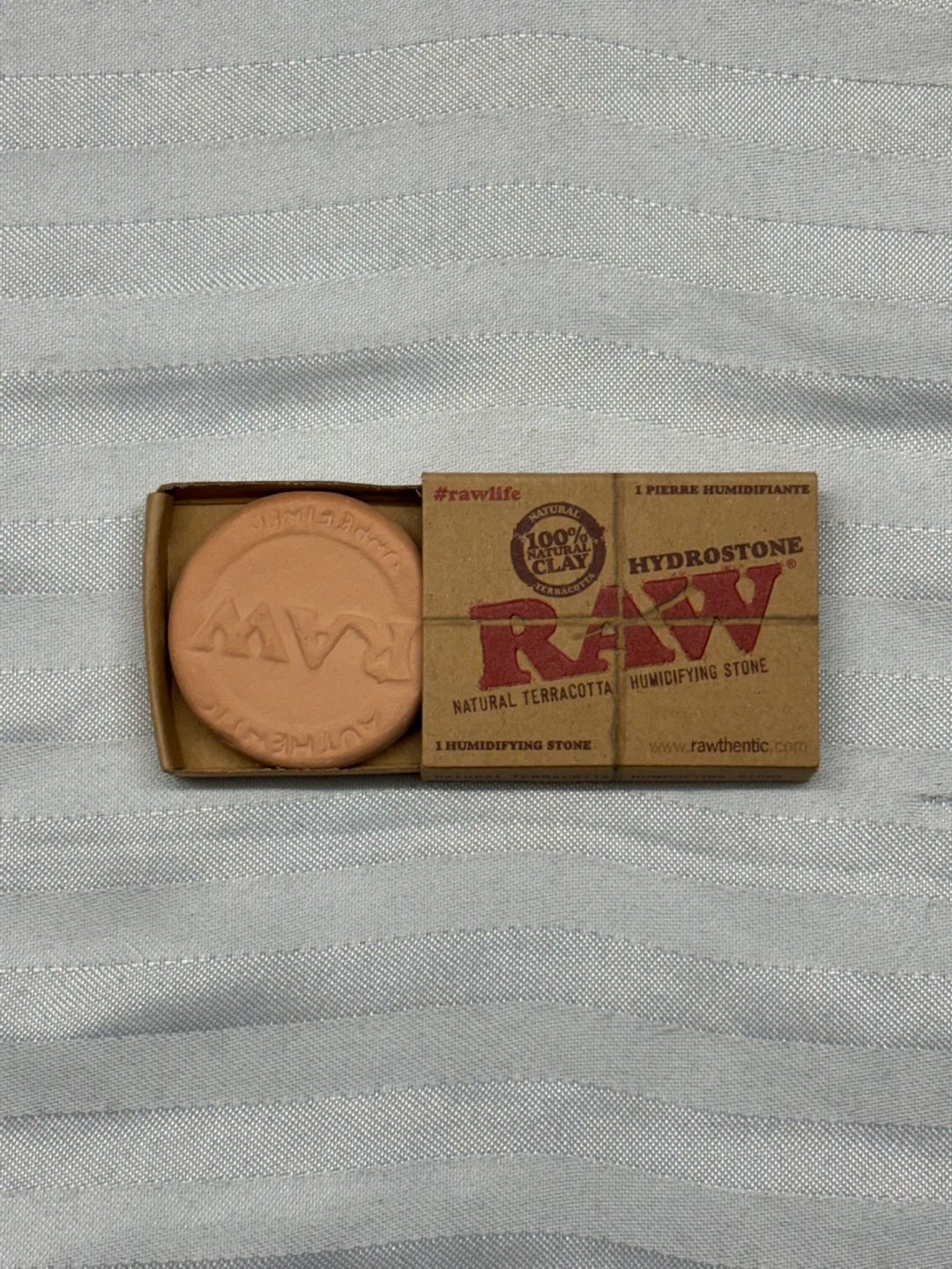 RAW Rolling Papers Bundle with Grinder & Frisbee - photo 4
