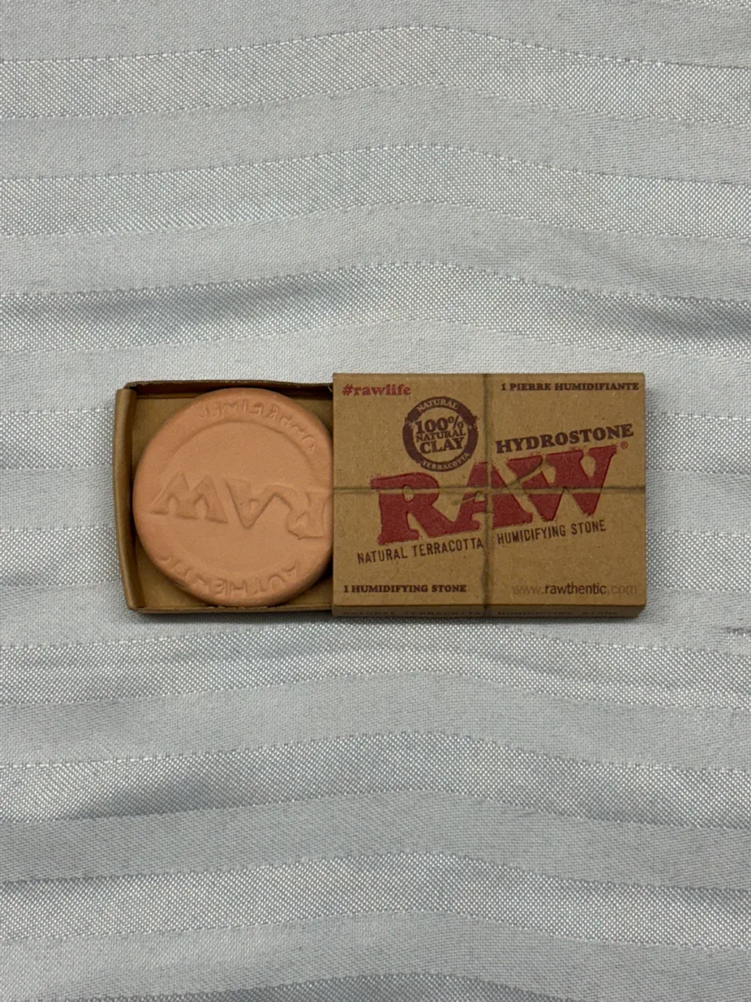 RAW Rolling Papers Bundle with Grinder & Frisbee - photo 4