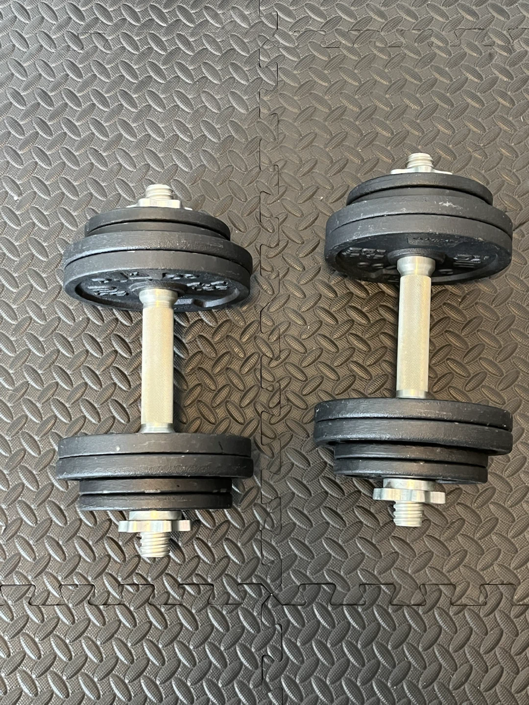 Adjustable Dumbbells Set