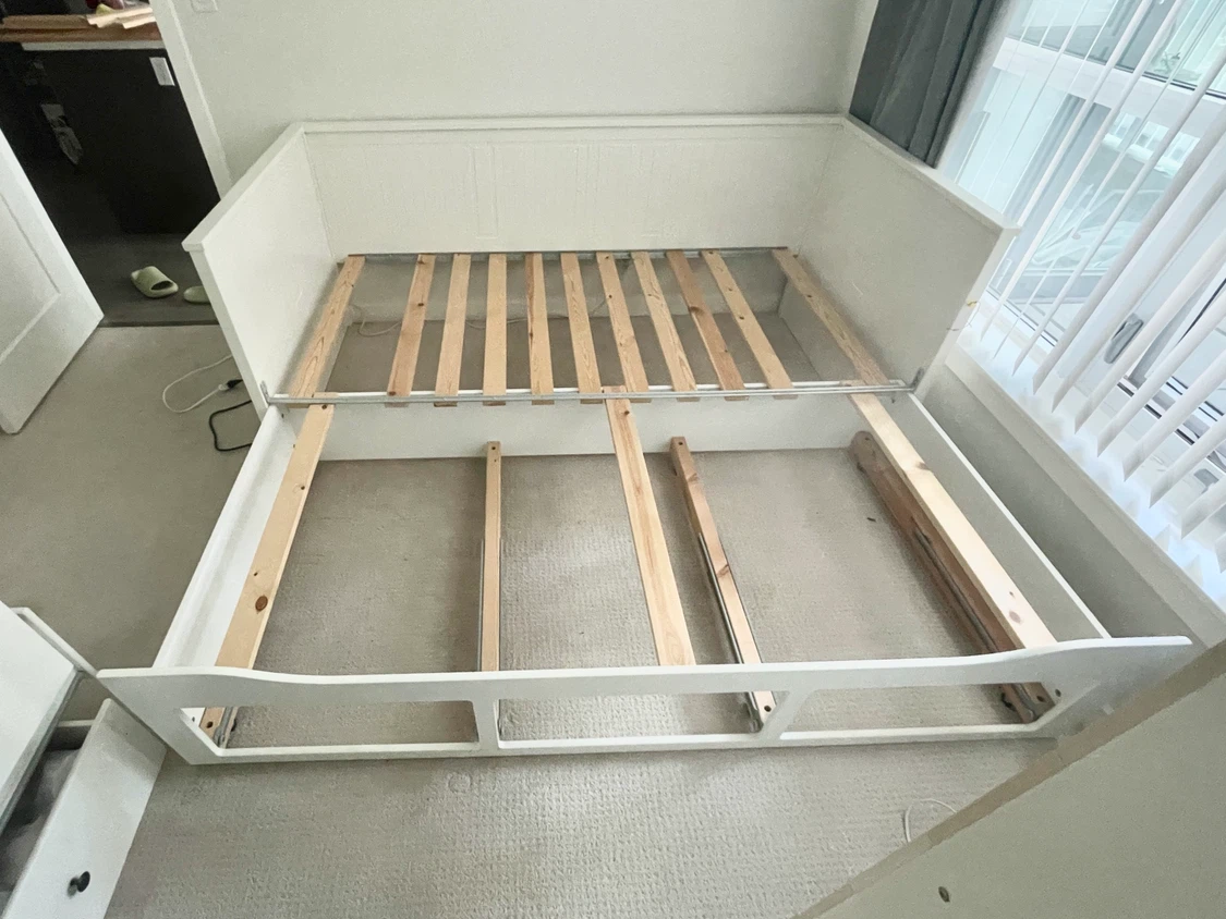 IKEA's retractable king-sized bed - photo 3