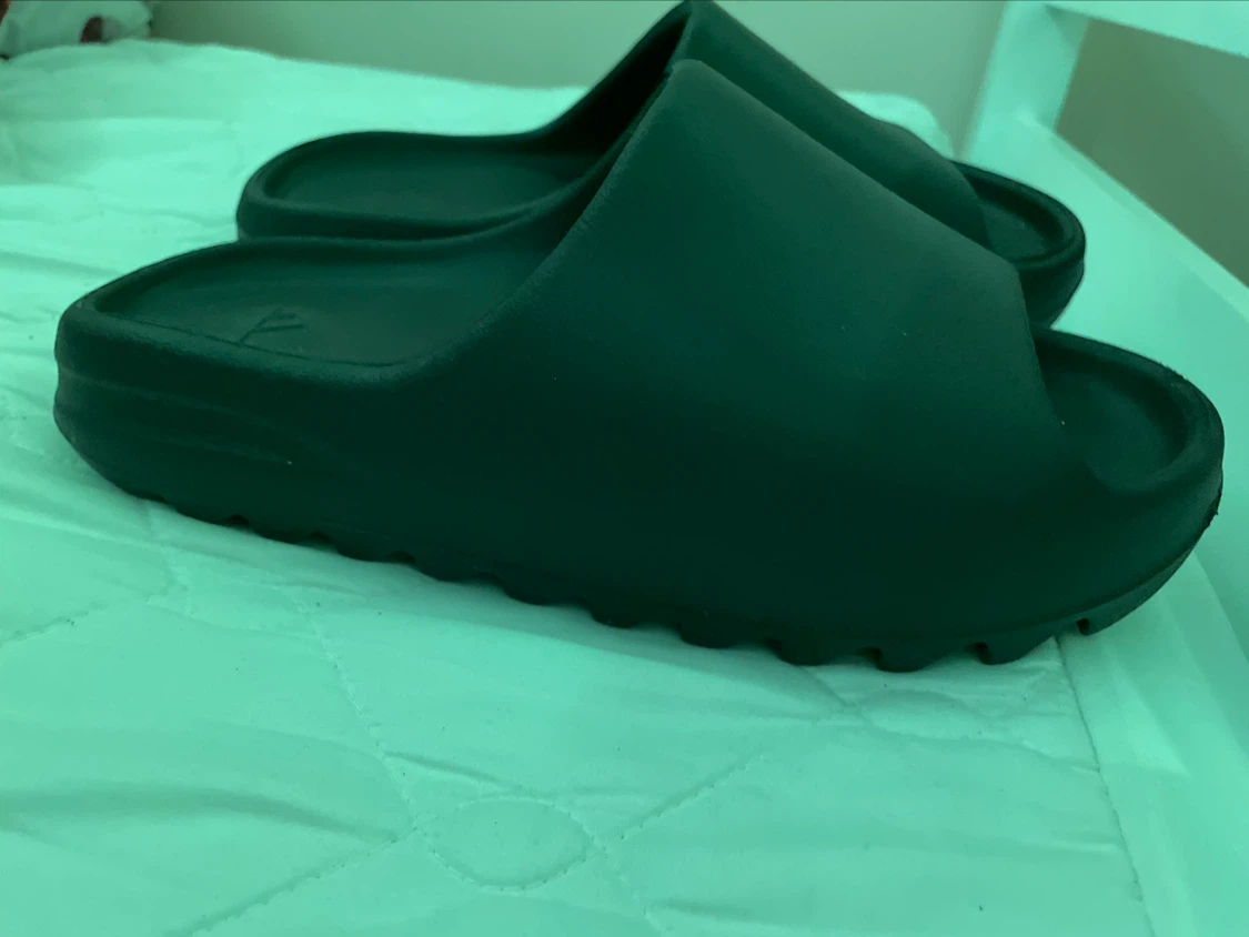 Yeezy Slides - photo 3
