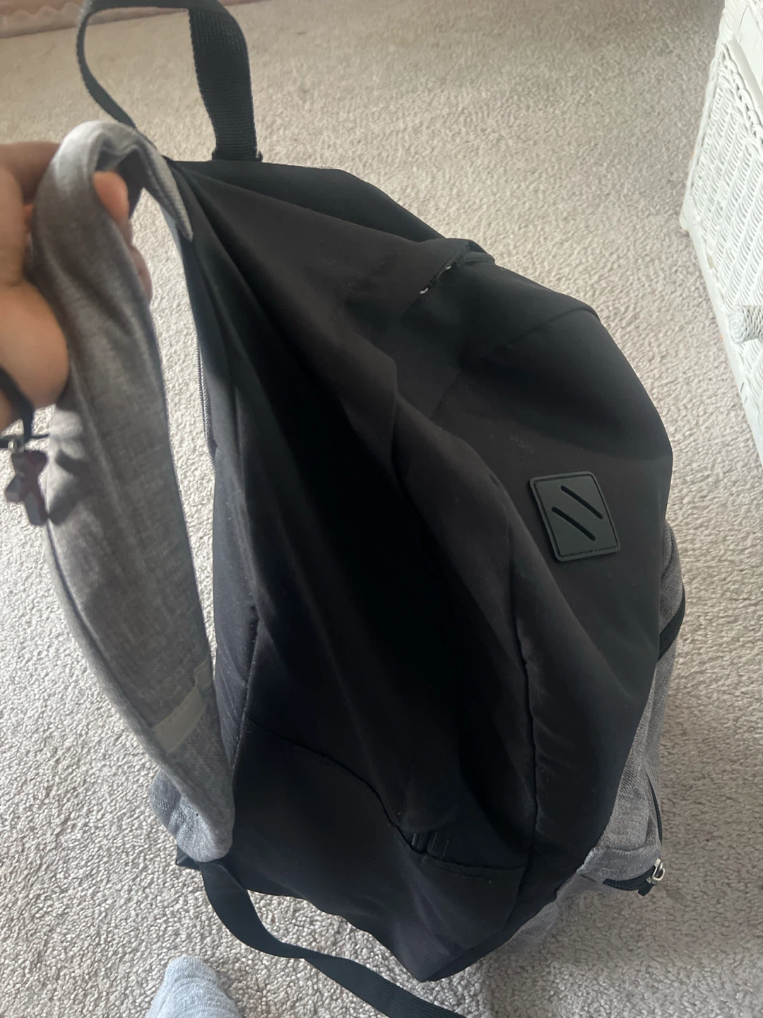 URGENT SALE 10$ Roots Backpack - photo 2