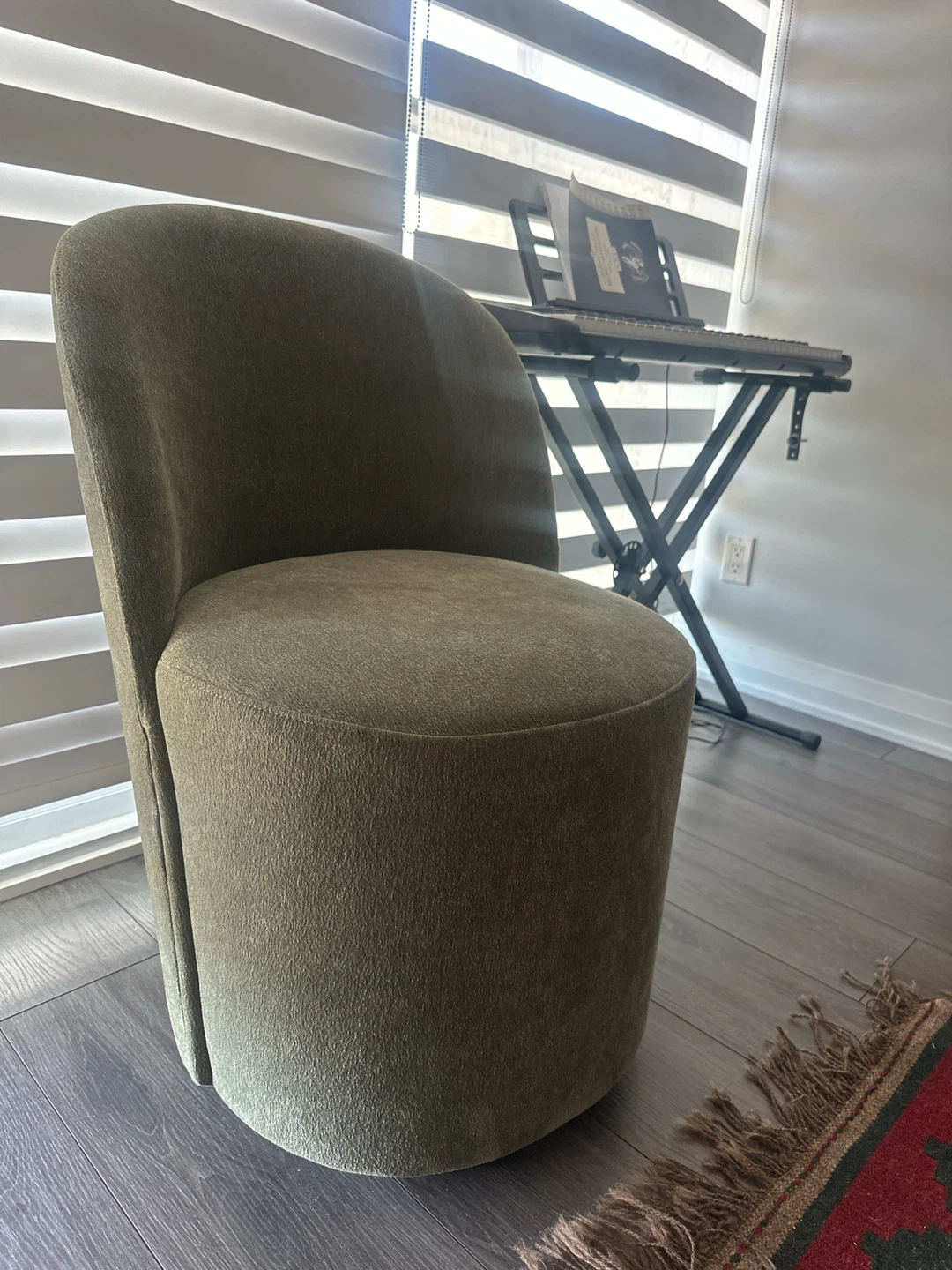 Olive Green Accent Chair - photo 2