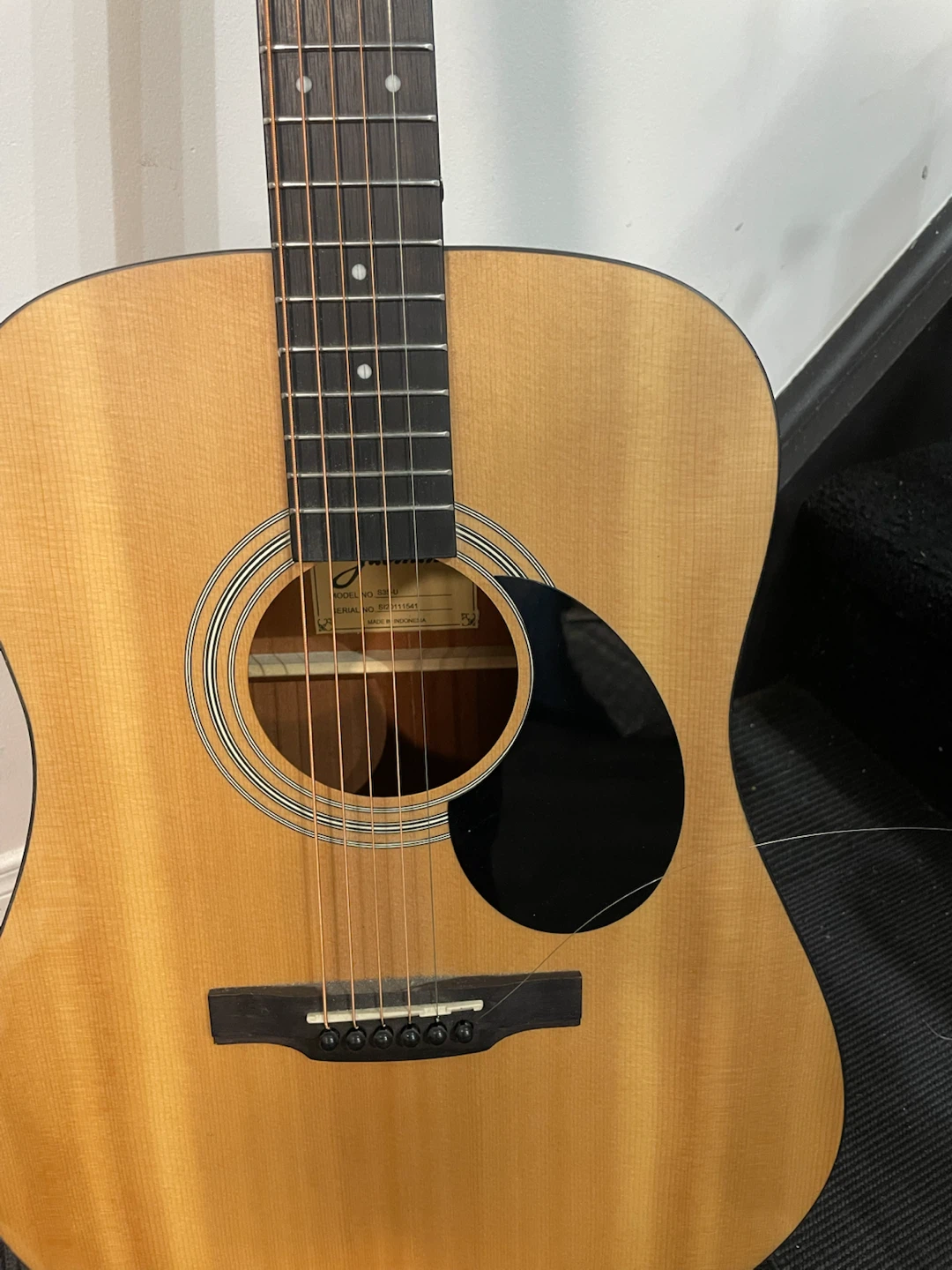 Acoustic Guitar - photo 2