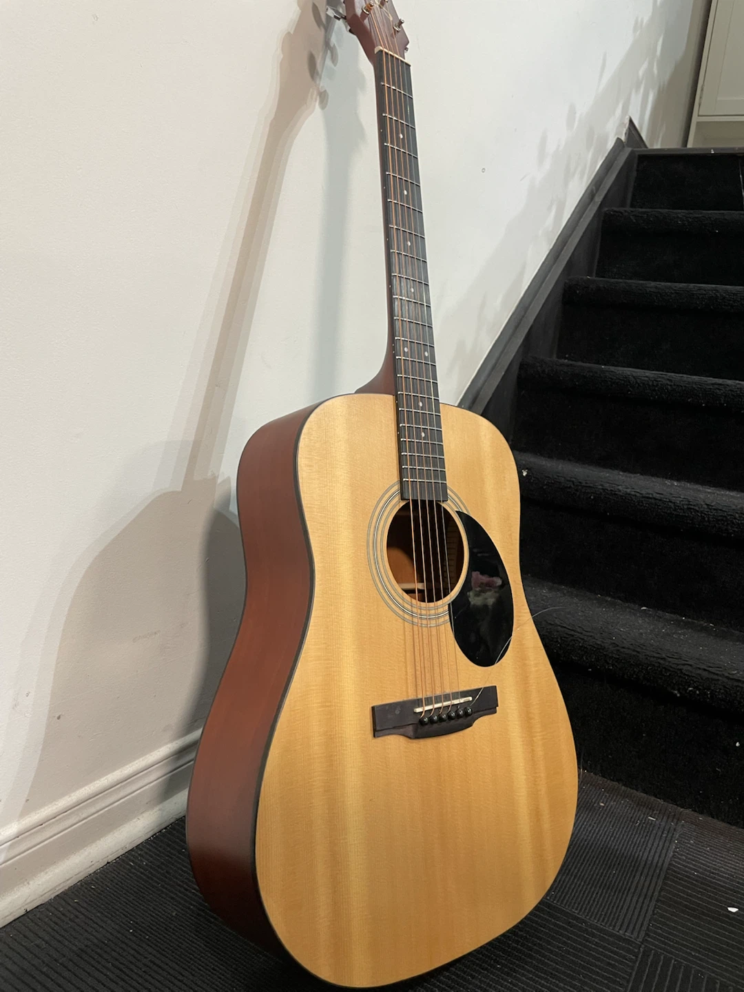 Acoustic Guitar - photo 4