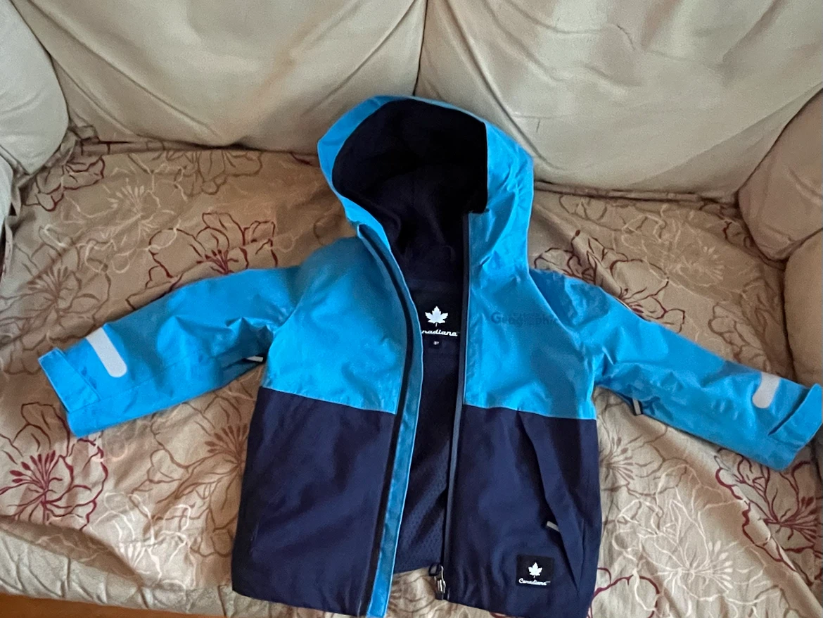 Canadiana Rain Jacket Size 3T, Canadian Geographic