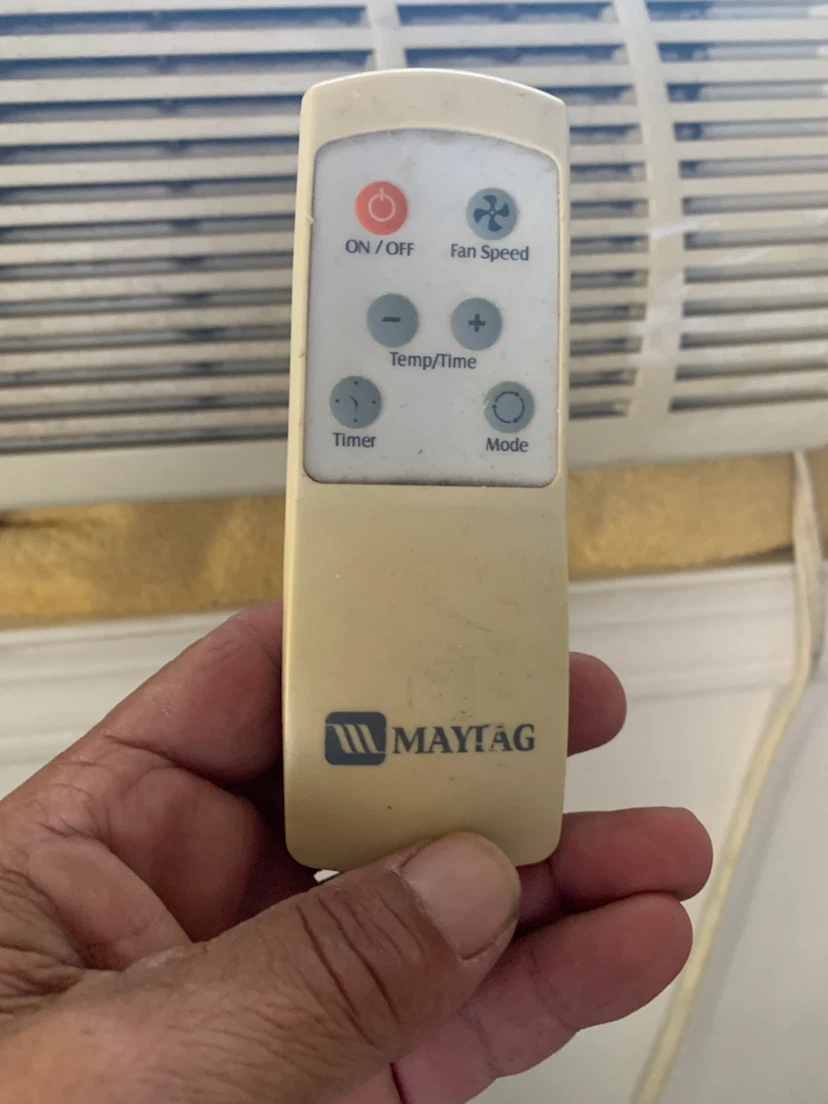 Maytag Window A/C w/Remote - photo 4