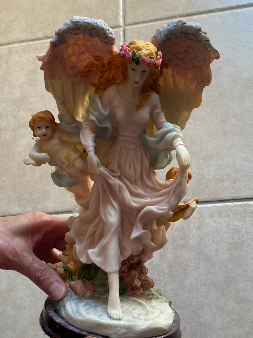 Fountain Collection Angel Figurine - photo 2