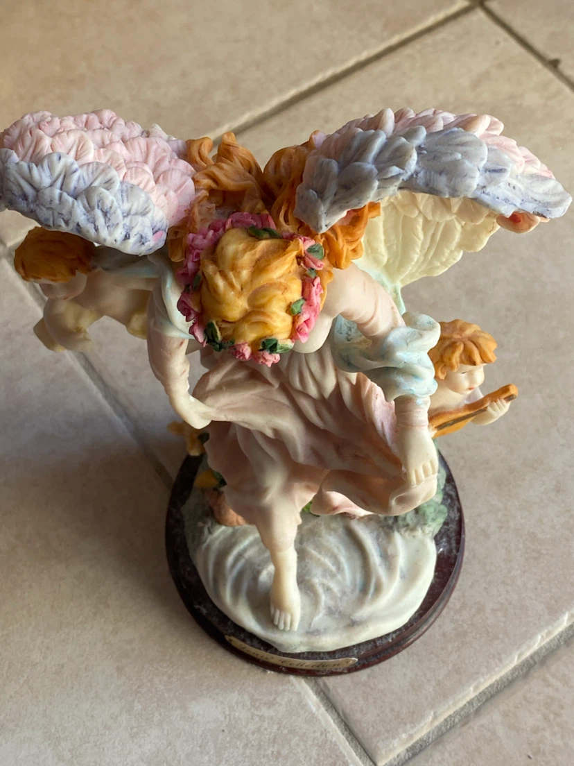 Fountain Collection Angel Figurine - photo 4