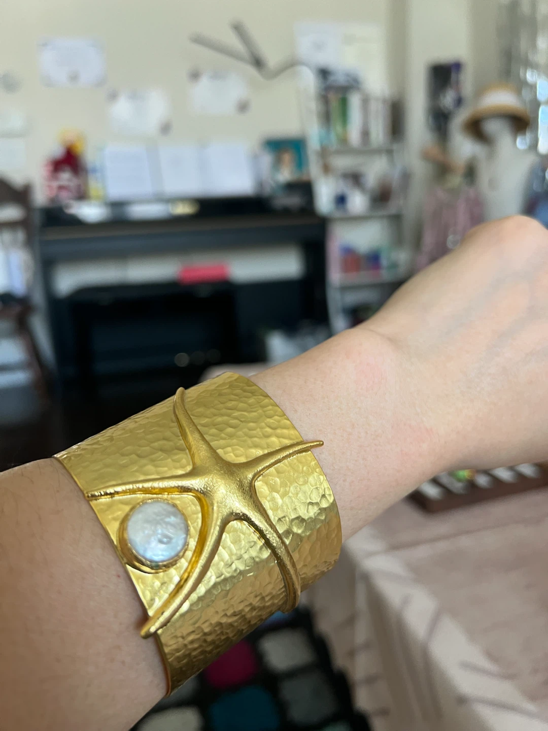 Gold Tone Cuff Bracelet with Starfish and Pearl Accent - photo 2