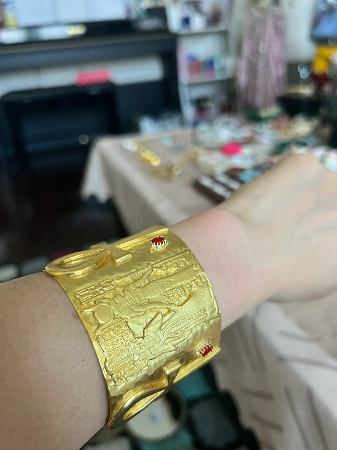 Gold Tone Cuff Bracelet with Starfish and Pearl Accent - photo 3