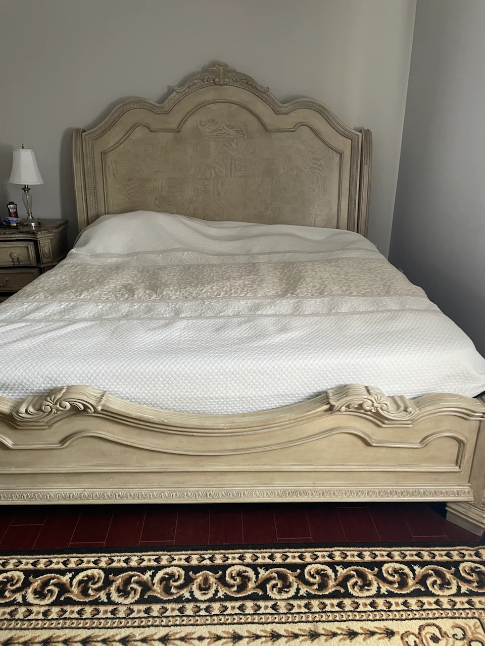 Vintage Style Bedroom Set - Dresser & Bed Frame - photo 2