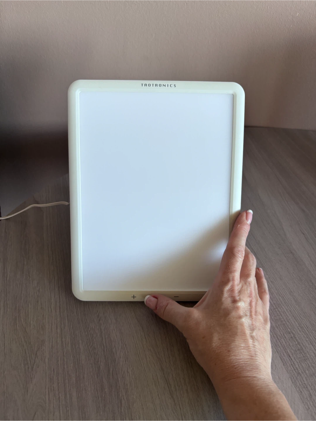 TraTronics LED Light Therapy Lamp with Rotatable Stand & Timer - photo 2