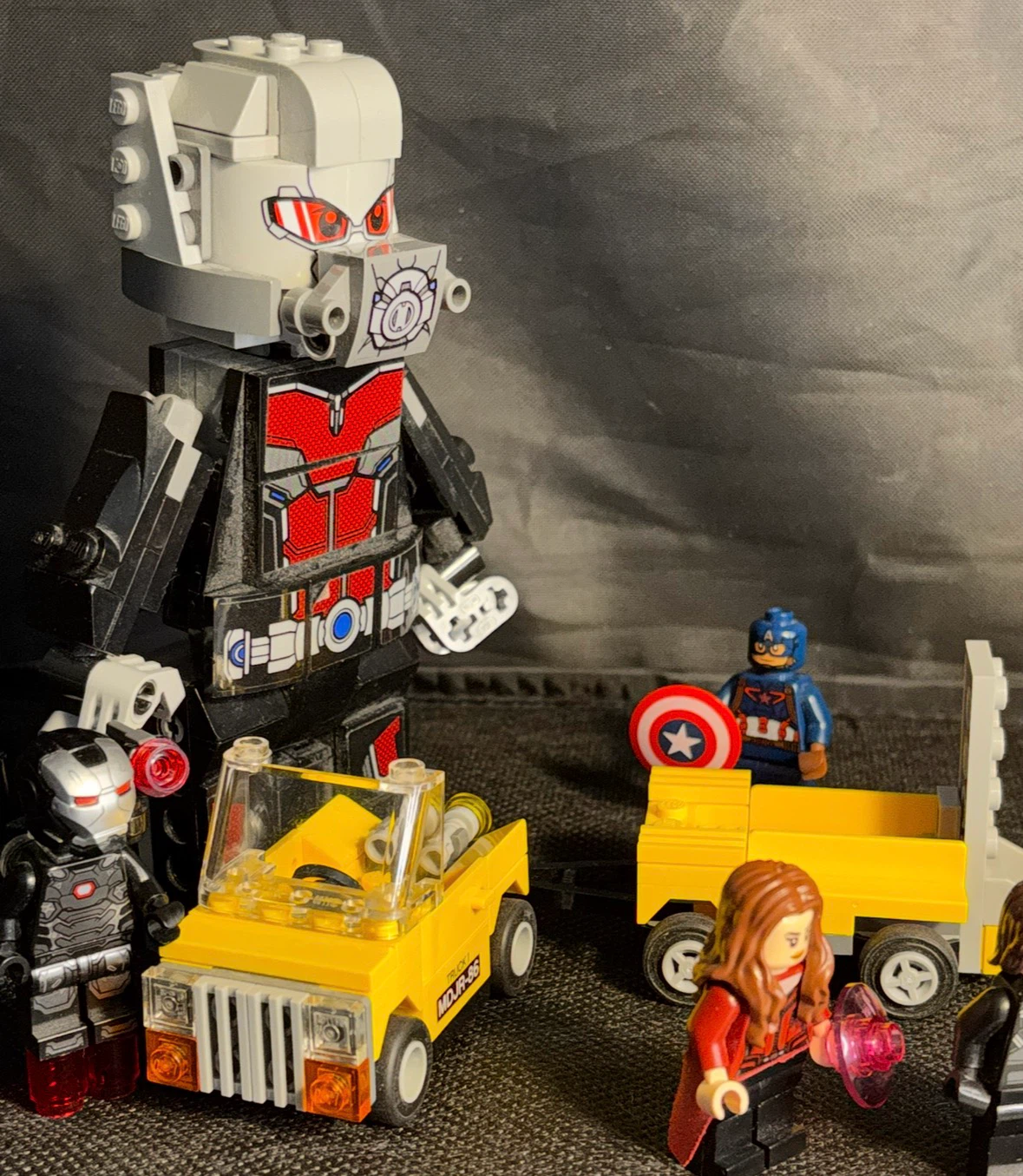 LEGO Marvel - Ant Man from Super Heroes #76051, "Airport Battle” - photo 3
