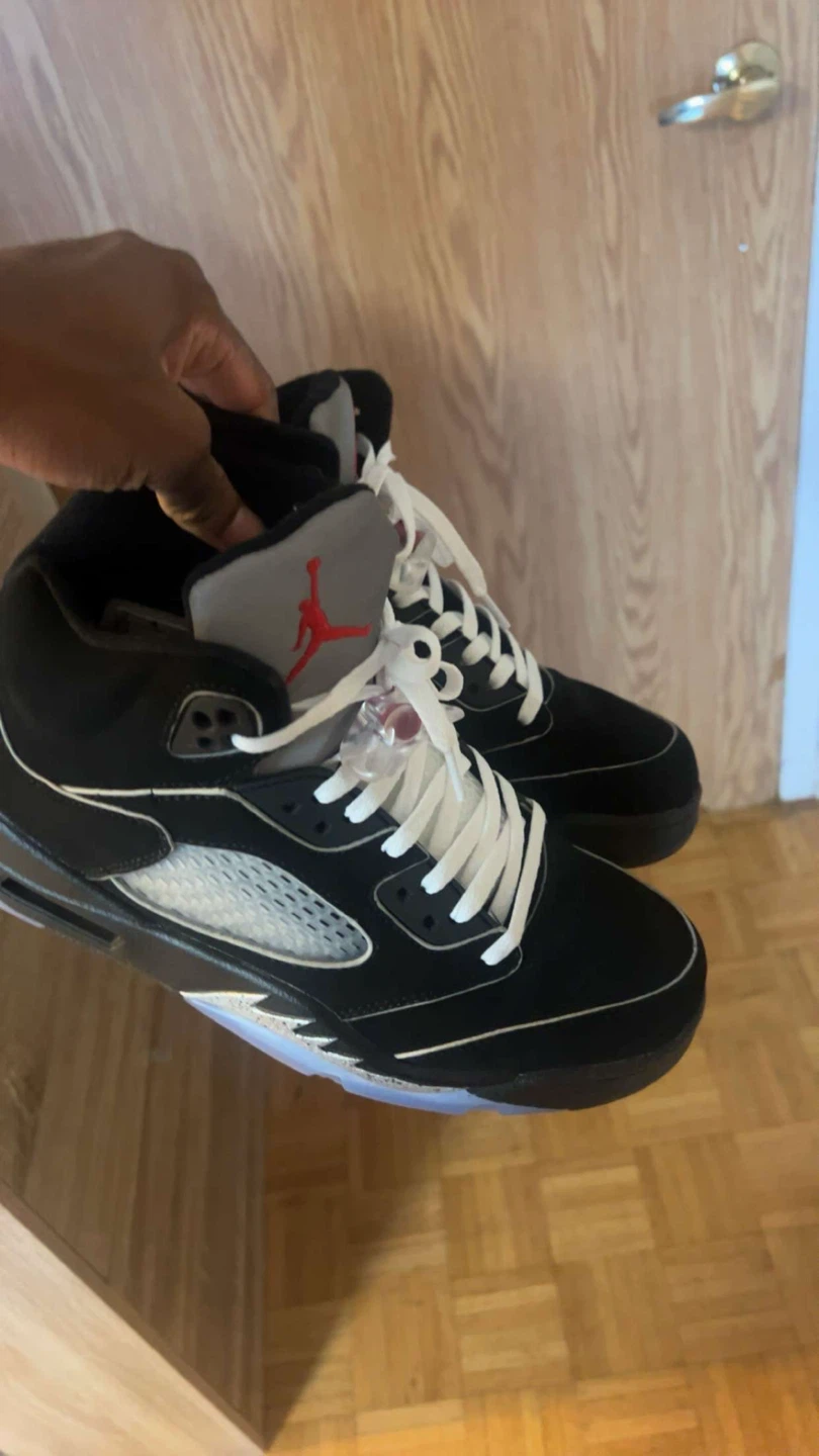 Jordan 5 "Black Metallic" Sneakers