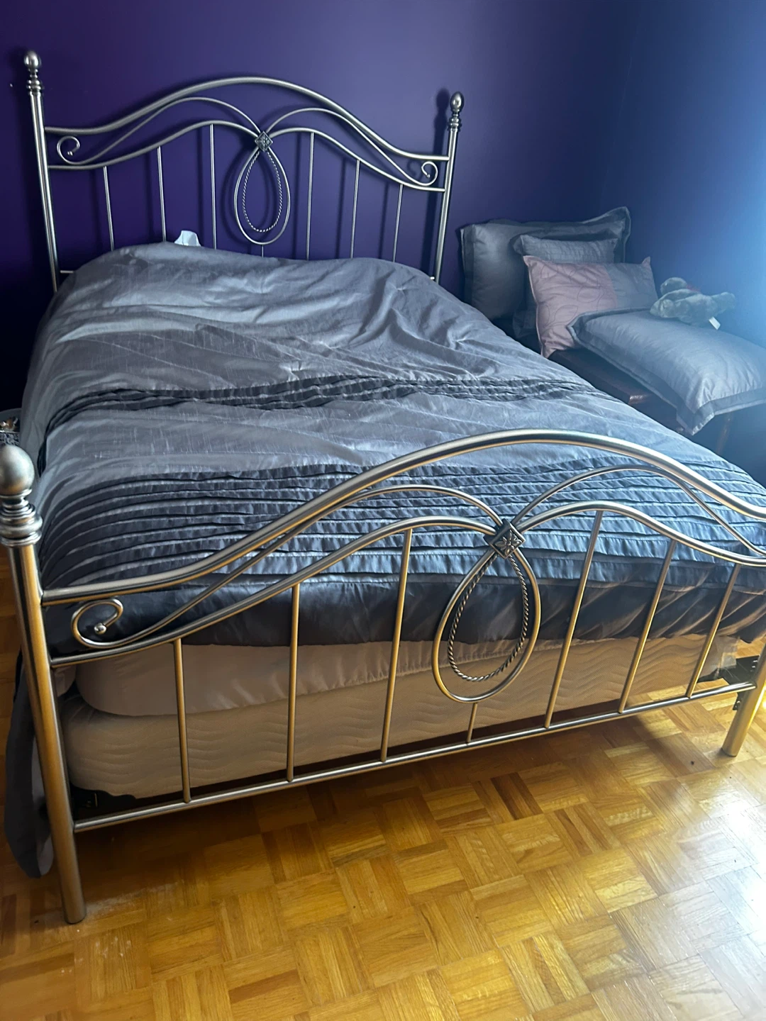 Double bedroom set in Toronto - photo 5