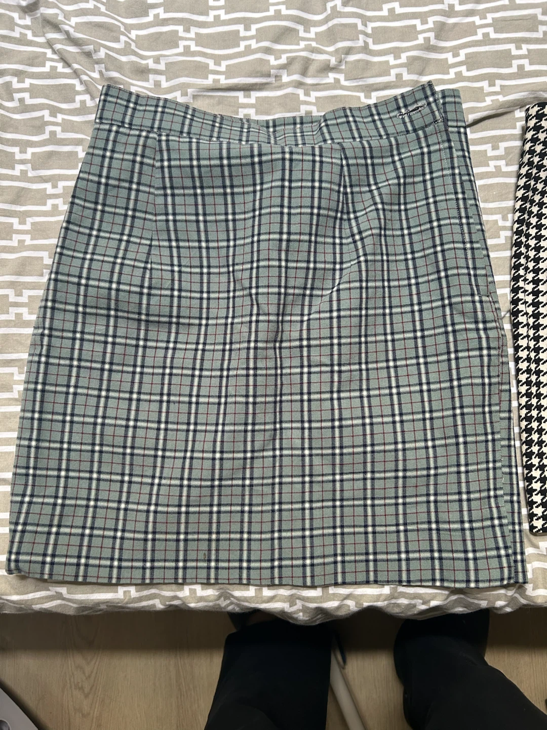 Houndstooth & Plaid Skirts - photo 3