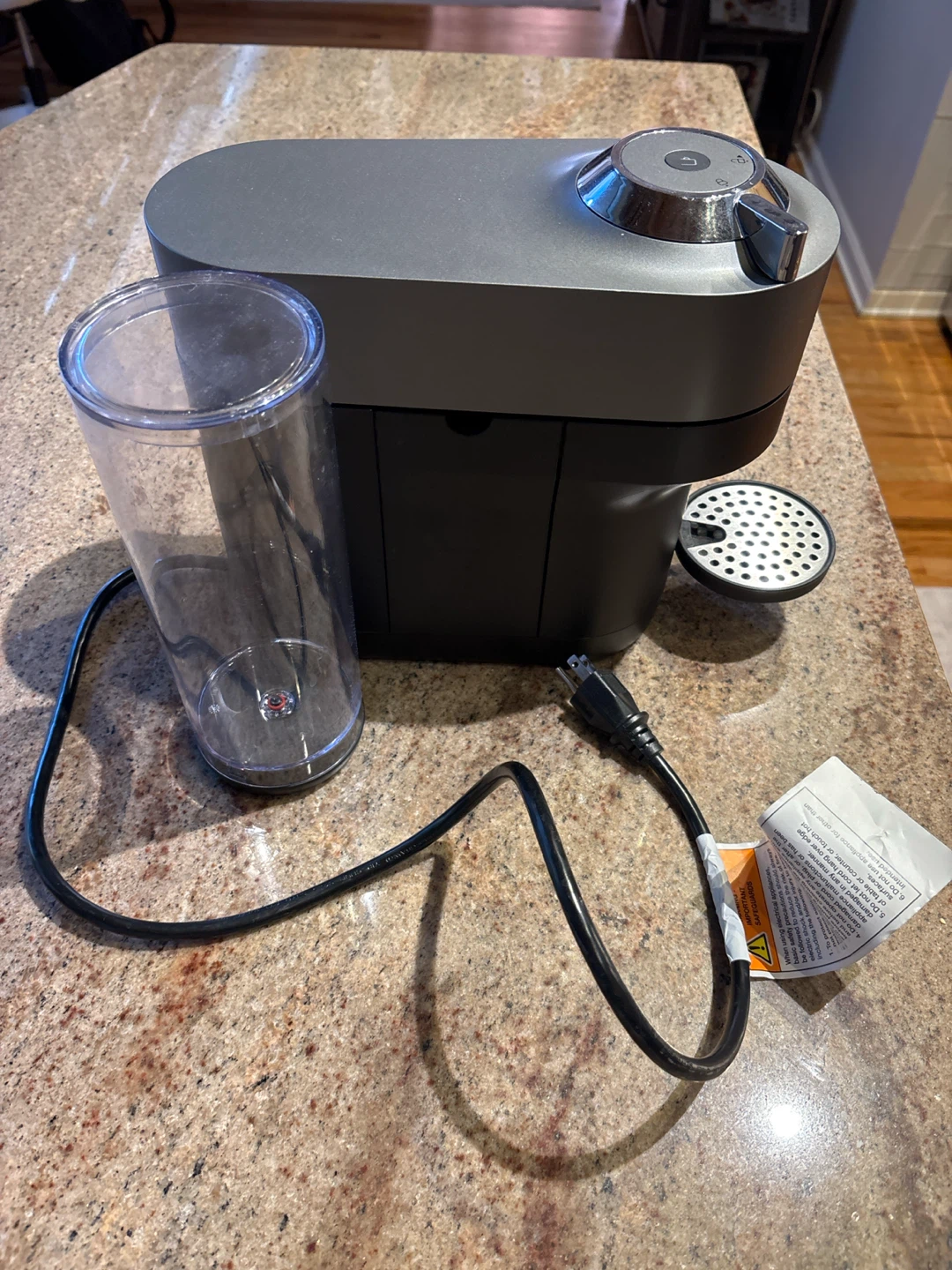 Nespresso Vertuo Coffee Machine - photo 3