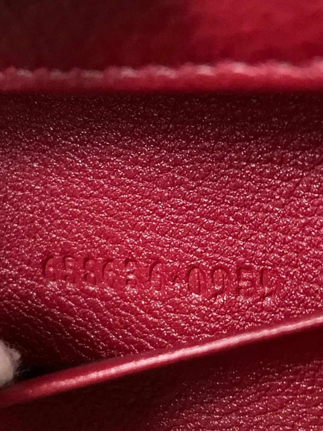 Gucci Red Leather Key Holder - photo 3