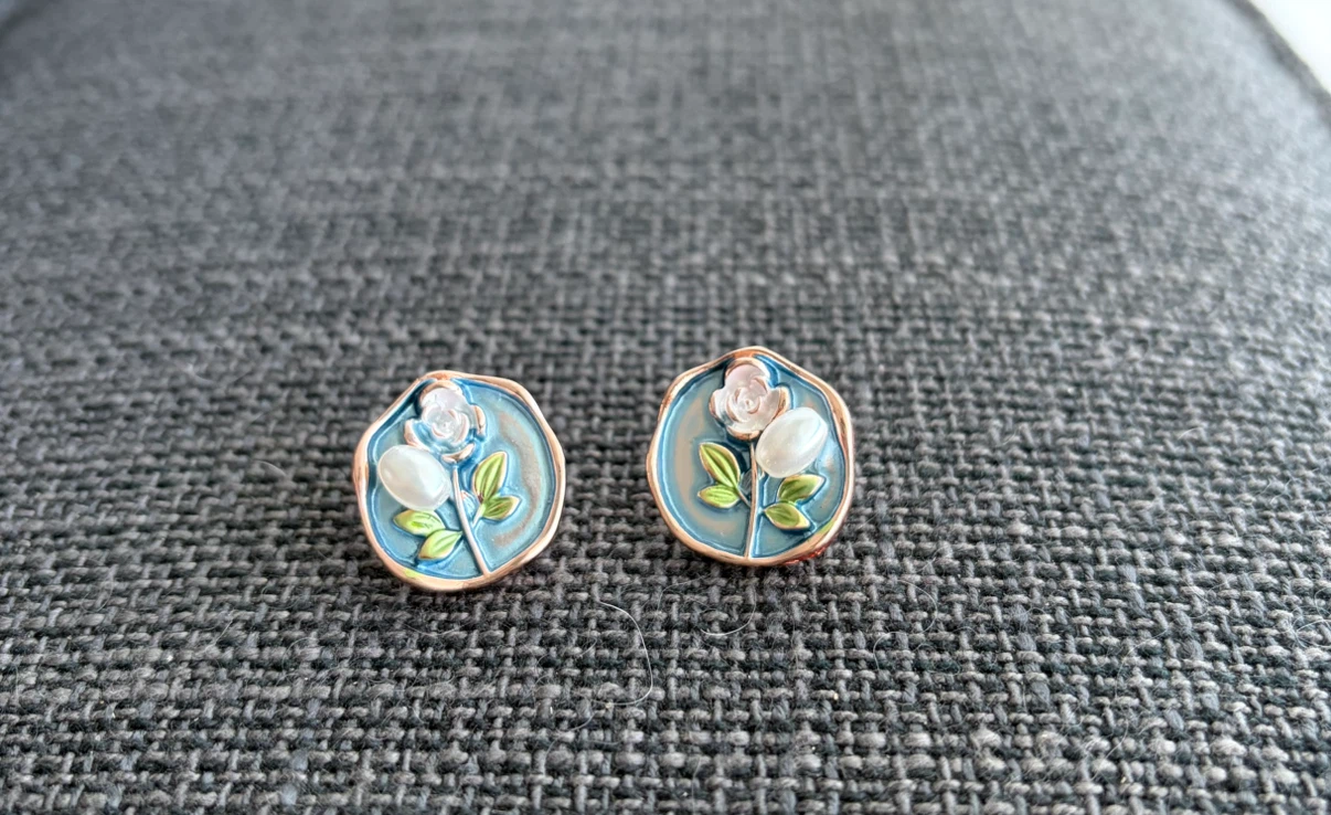 Stud Earrings with Pearl and Rose Detail