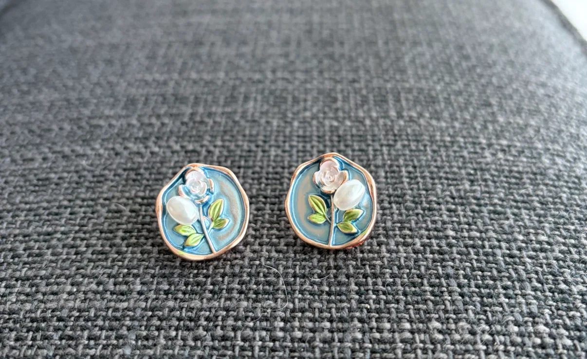 Stud Earrings with Pearl and Rose Detail