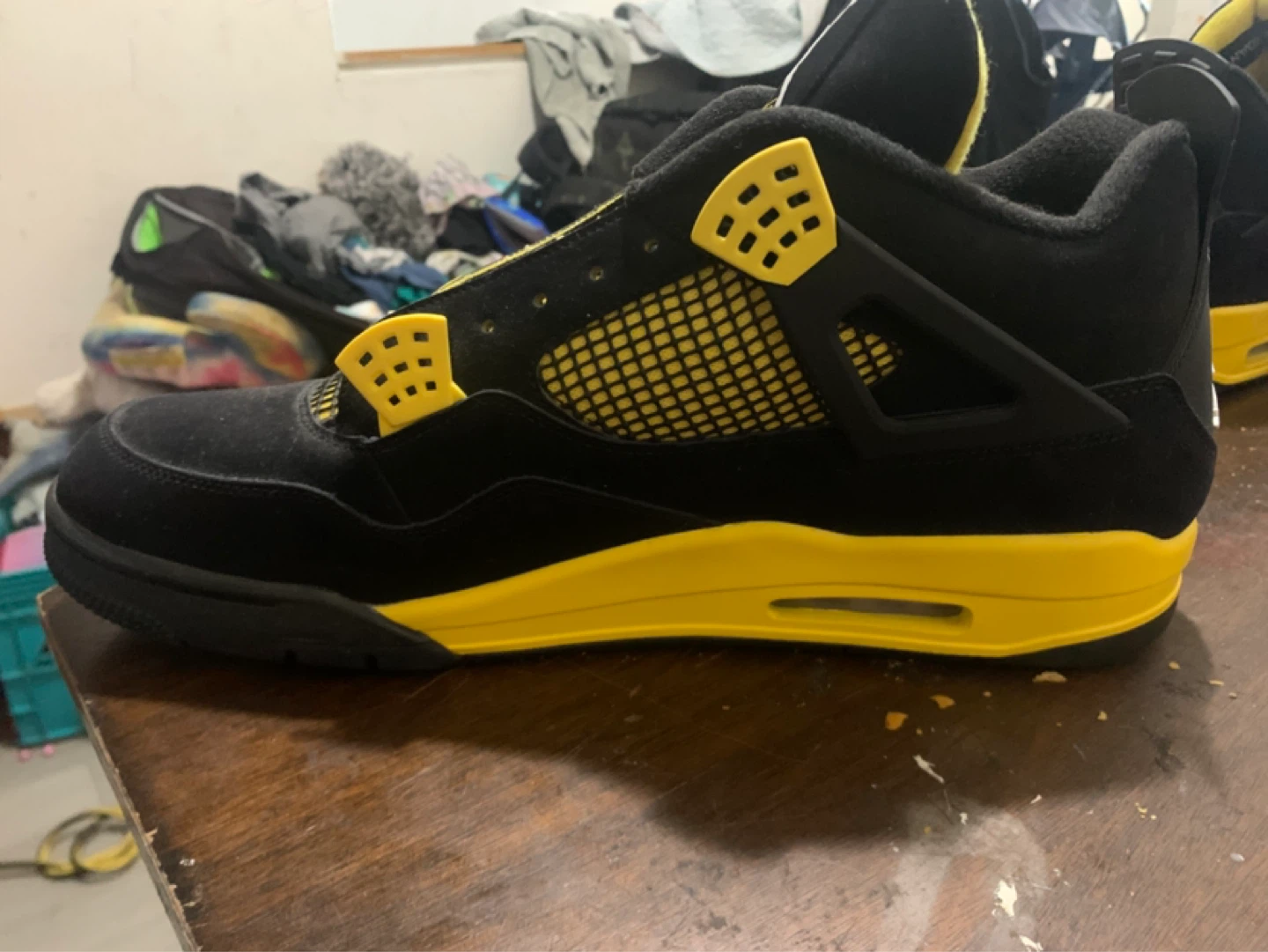Air Jordan 4 retro thunder 2023 Black Yellow Sneakers - photo 4