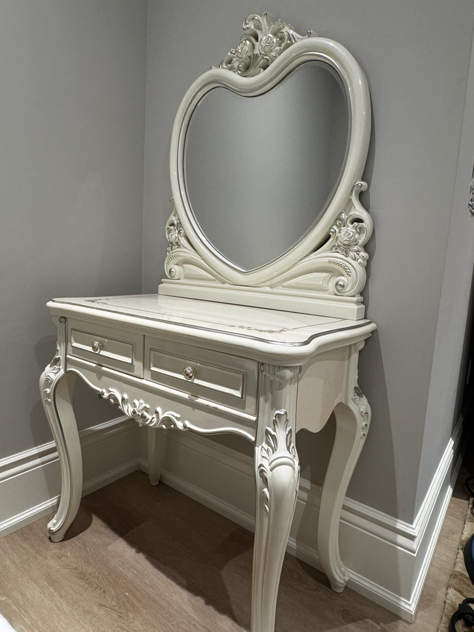 Beautiful vanity for a princess