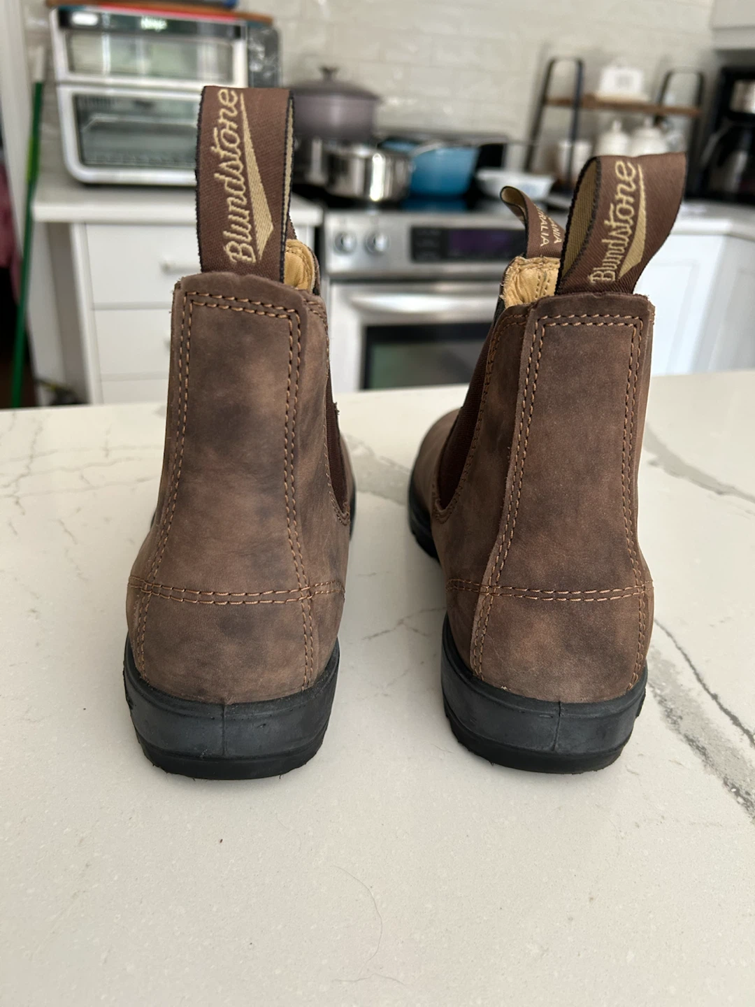 Women’s size 8.5 (5.5) Blundstone Brown Suede Chelsea Boots - photo 3
