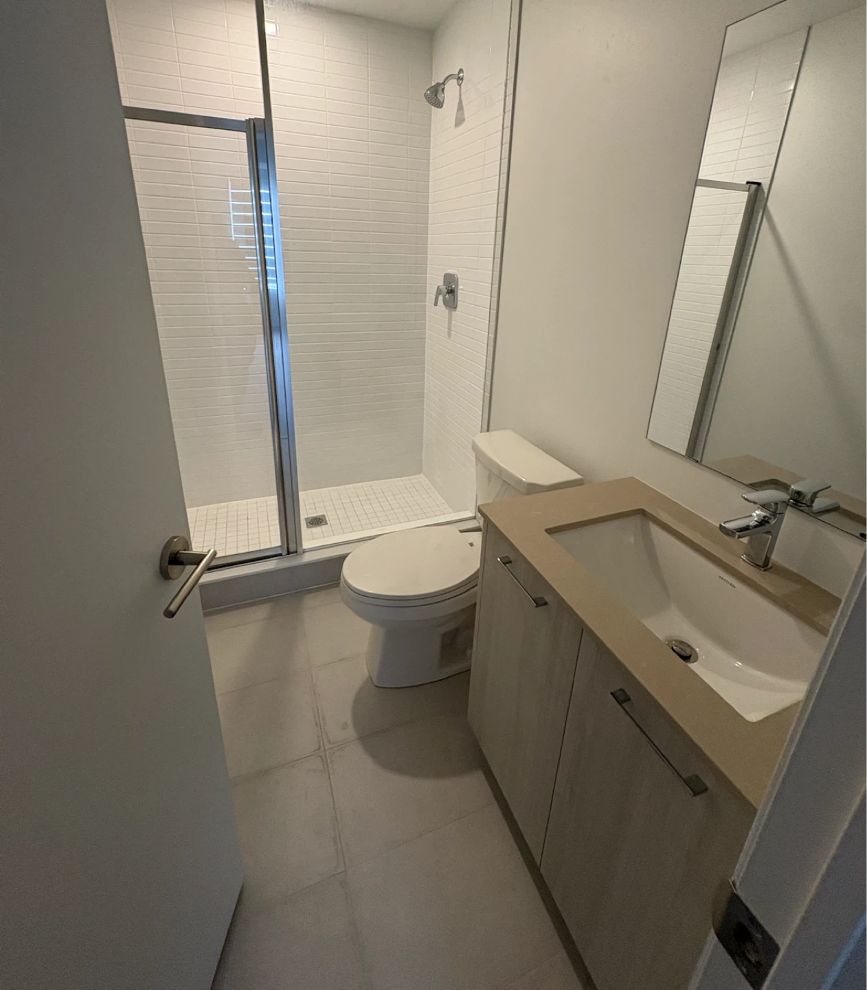 Private Bedroom + Private Bathroom - photo 2