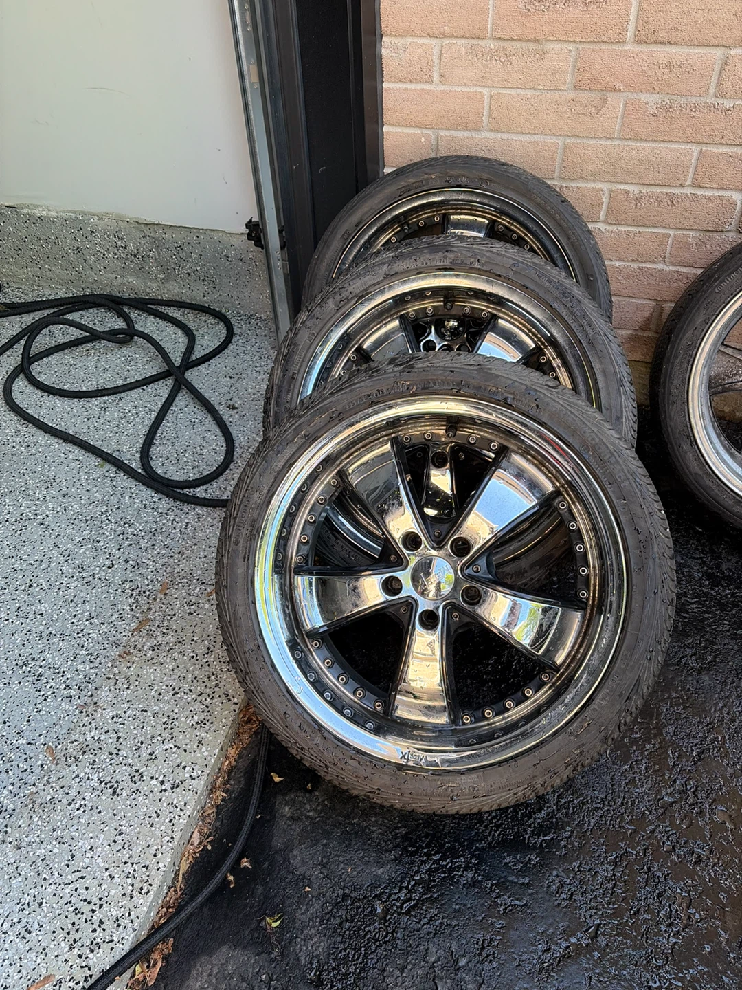 Set of 4 Chrome Rims with Tires - photo 5