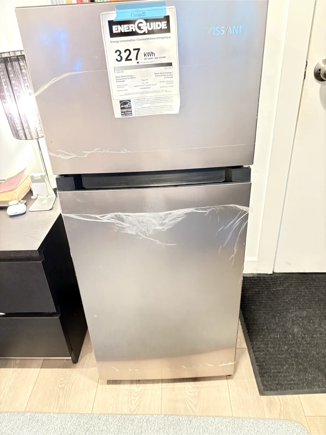 VISSANI Top Freezer Refrigerator