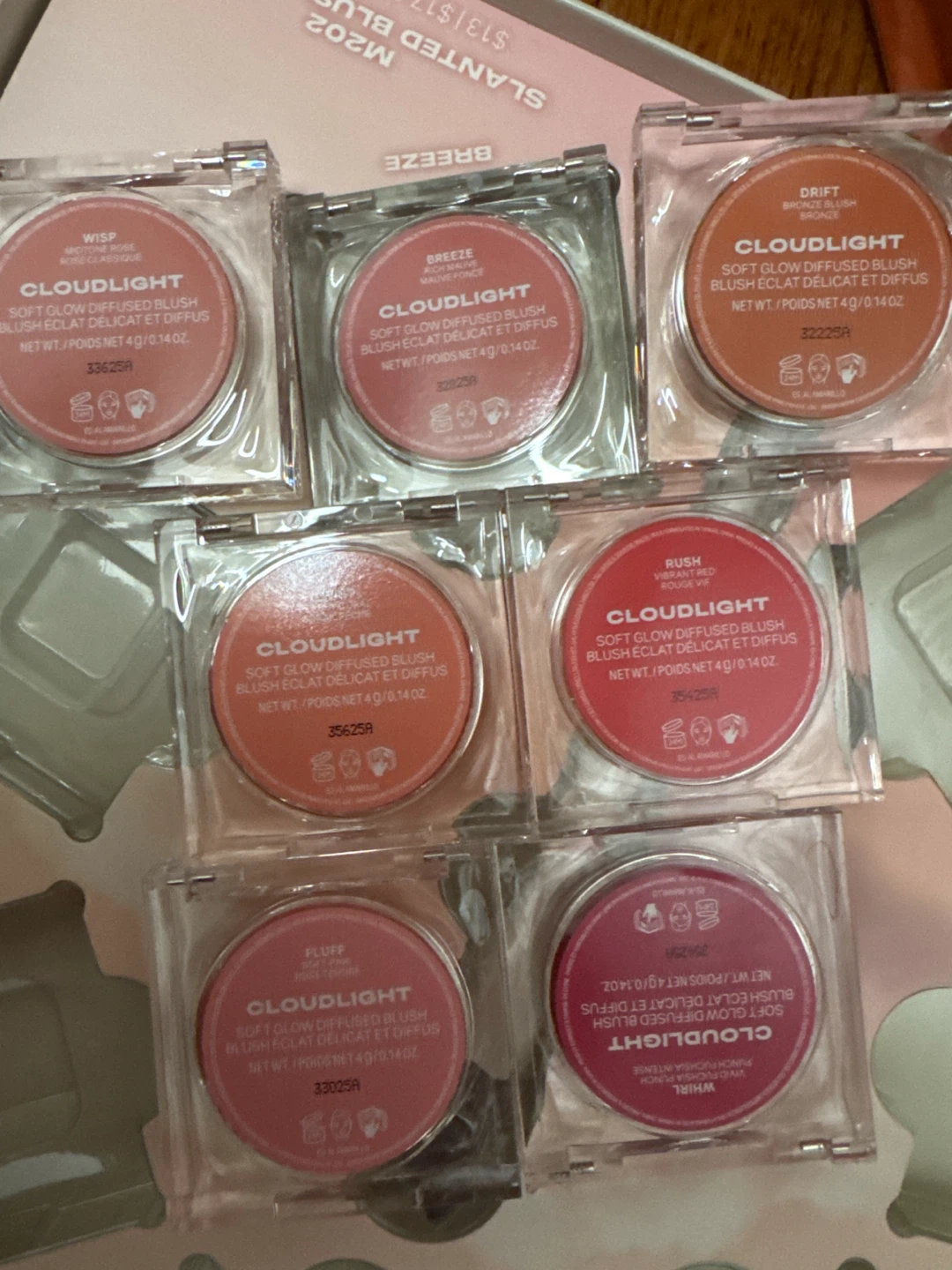 Morphe Cloud Light Soft Glow Diffused Blush - Rush Vibrant Red - photo 4