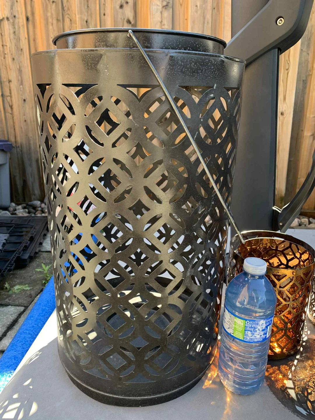 Patio lanterns LOT !!  Metal and glass - photo 2