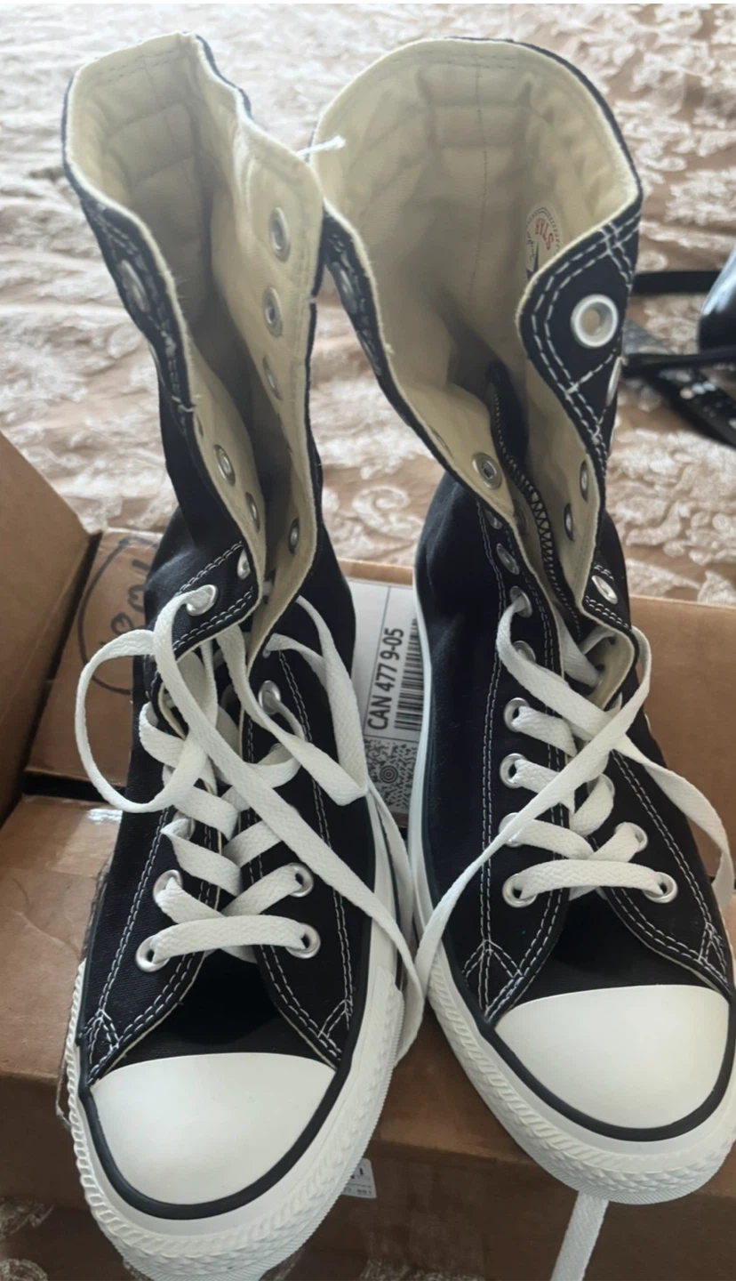 Converse shoes size 7