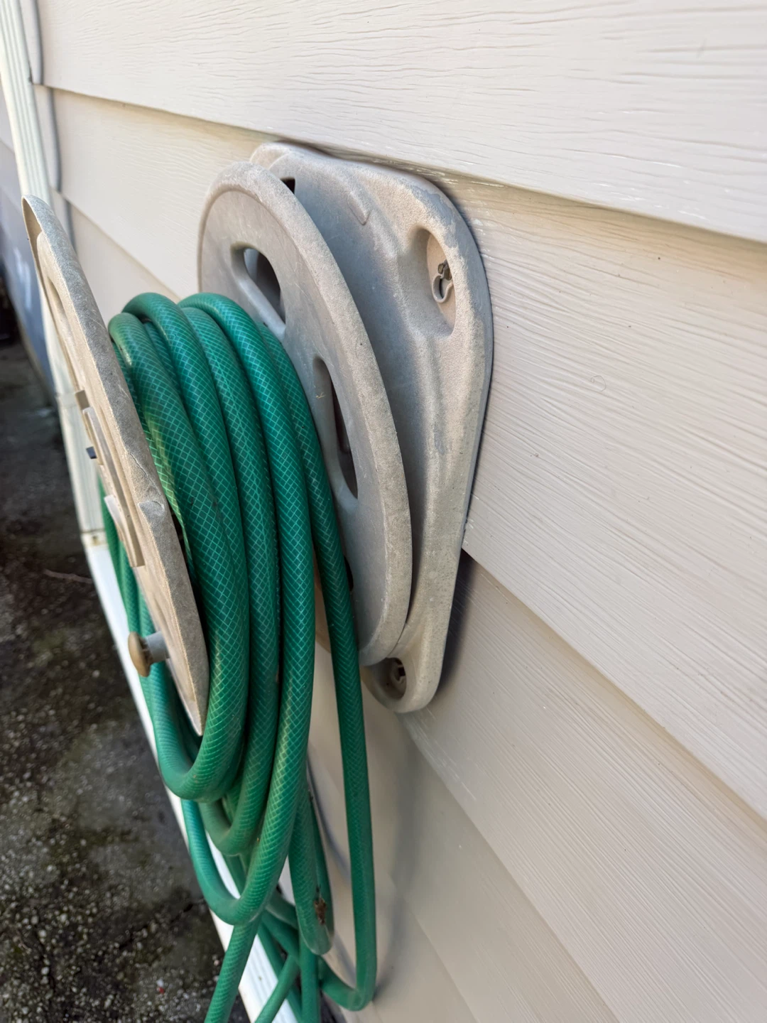 Suncast Wall Mount Hose Reel - photo 3