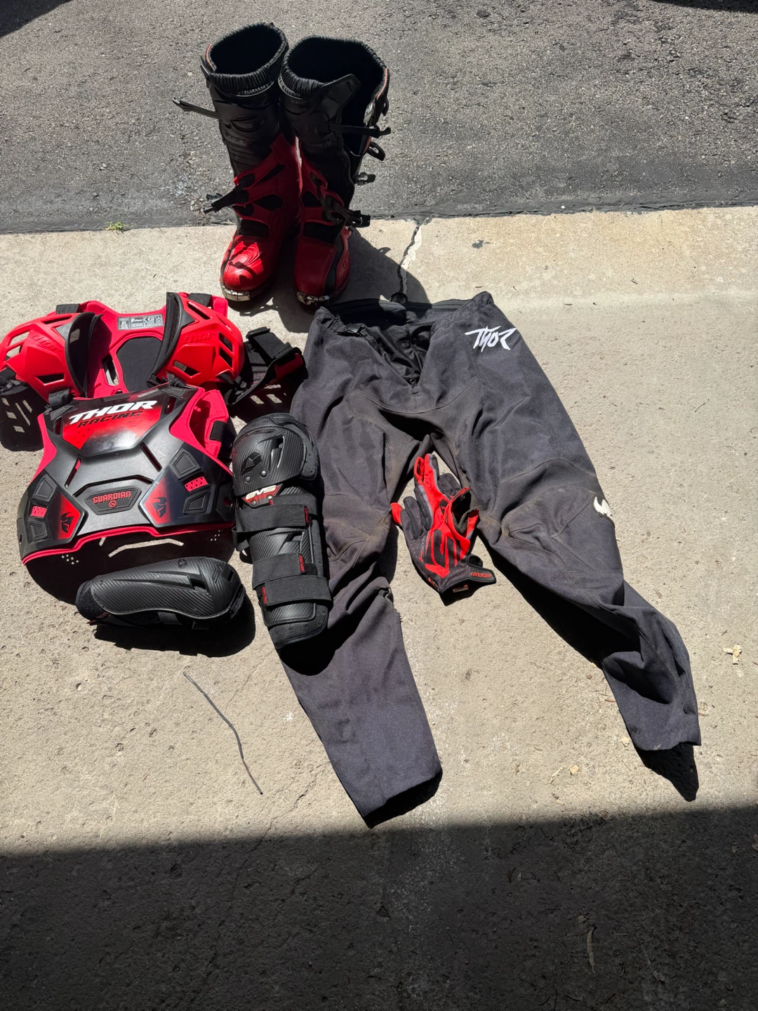 Thor Racing Motocross Gear Set - Red/Black