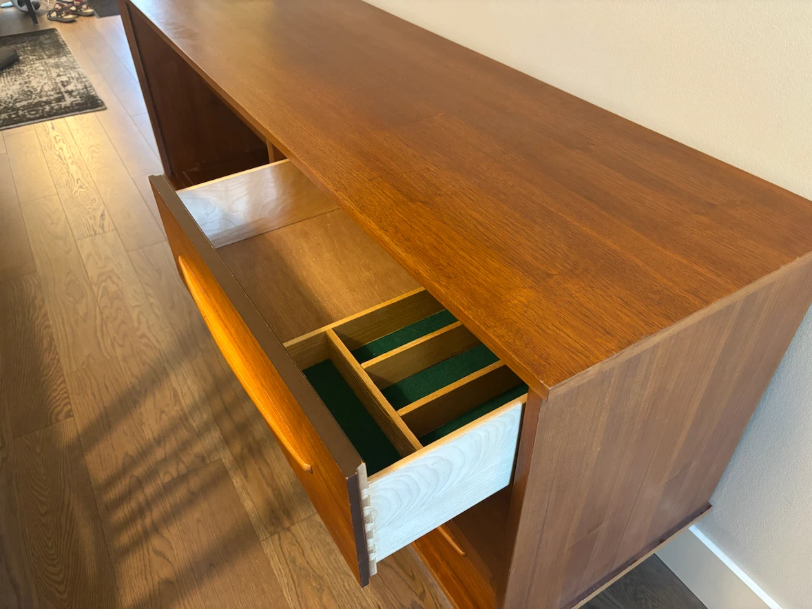 MCM sideboard - photo 3