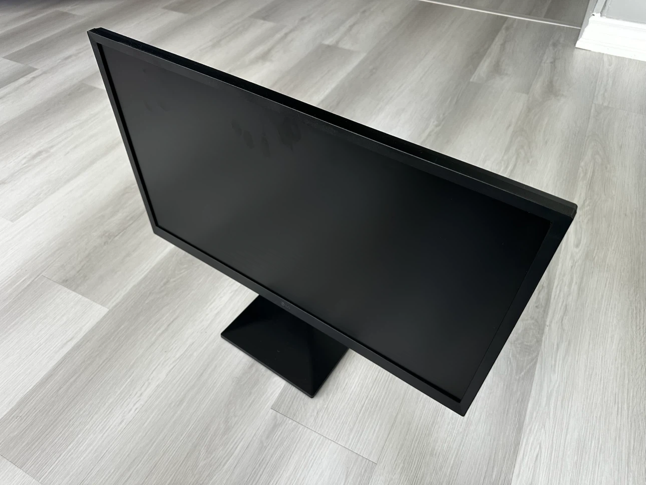 27” LG Monitor